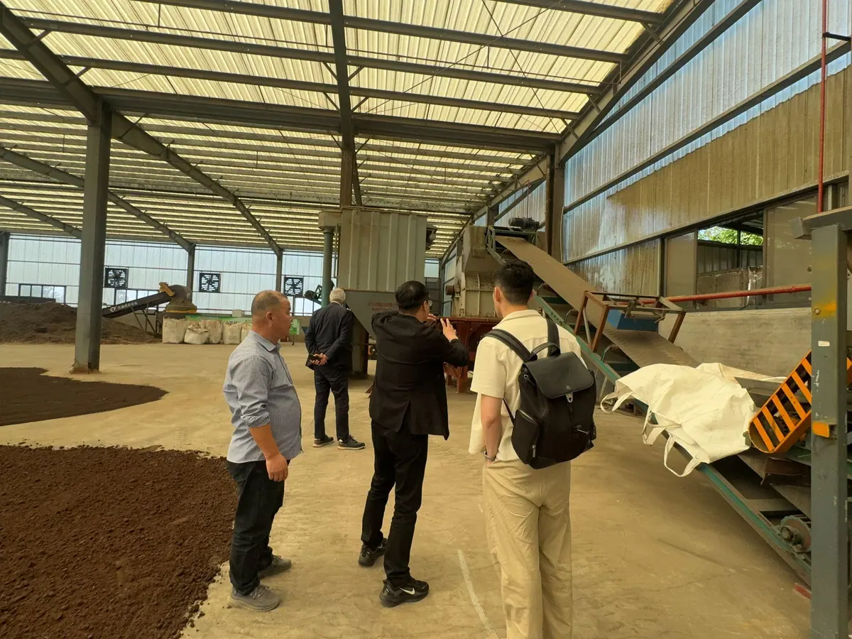 International client visit at a Tongao facility